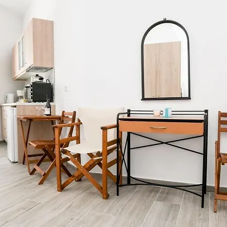 Dreamy Santorini Studio Just 50m From The Perissa (Santorini)