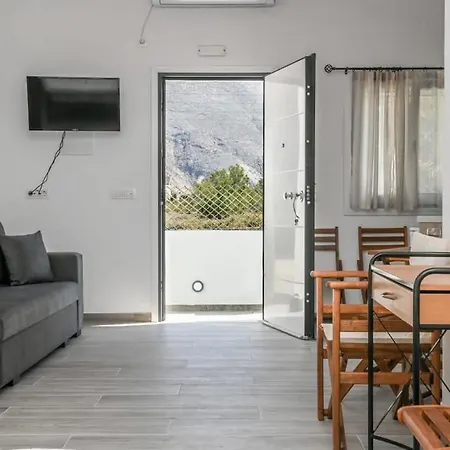 Dreamy Santorini Studio Just 50m From The Perissa (Santorini)